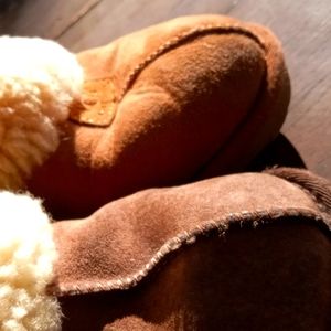 UGG Australia Chestnut Sherling Lined Women's Slip on Slippers - 8 - S/N 5125